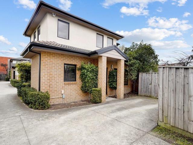 Modern Low Maintenance Townhouse