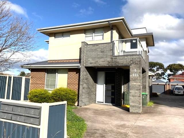 Modern, Low Maintenance Townhouse in a Convenient Location