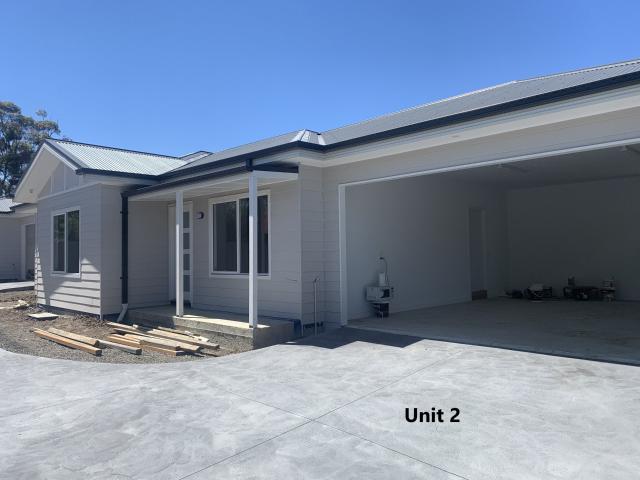 Modern, Low maintenance unit!
