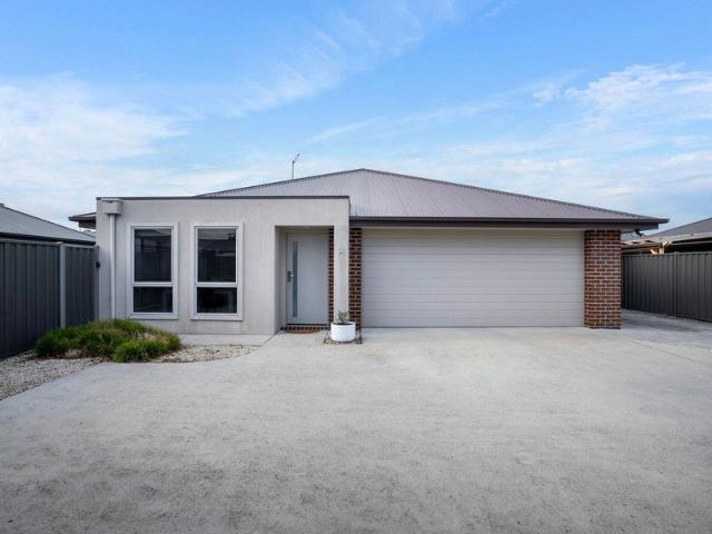 Modern, low maintenance unit in Spreyton
