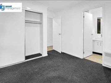 Modern & Low Maintenance 2 Bedroom Townhouse in Convenient Pakenham Location!