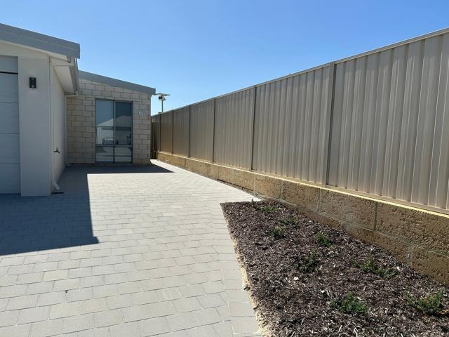 Modern & Low Maintenance 2 Bedroom Dual Key Home!