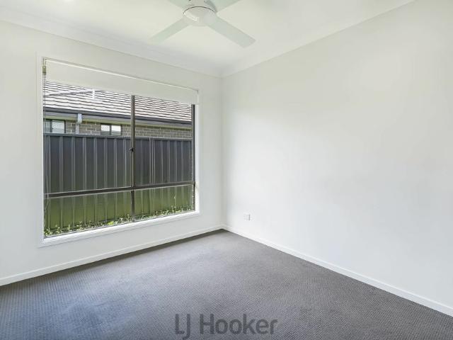 MODERN, LOW MAINTENANCE 2 BEDROOM HOME