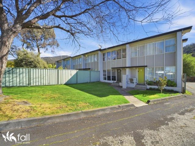 Modern, Low Maintenance 3 Bedroom Home