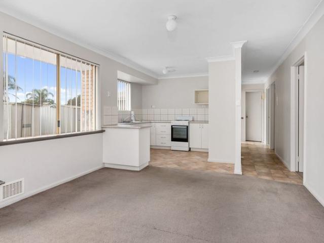 Modern & Low Maintenance 3 Bedroom Home