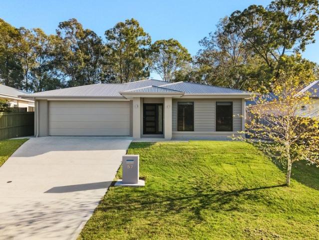 Modern, Low Set Home in a Convenient Ferny Grove Pocket