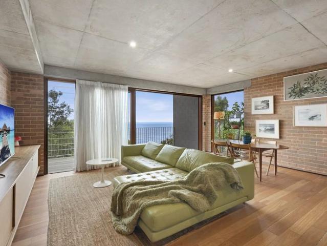 Modern Lower Duplex With Ocean Views