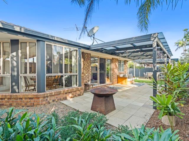 Modern Lowset Home In The Heart Of Rocklea
