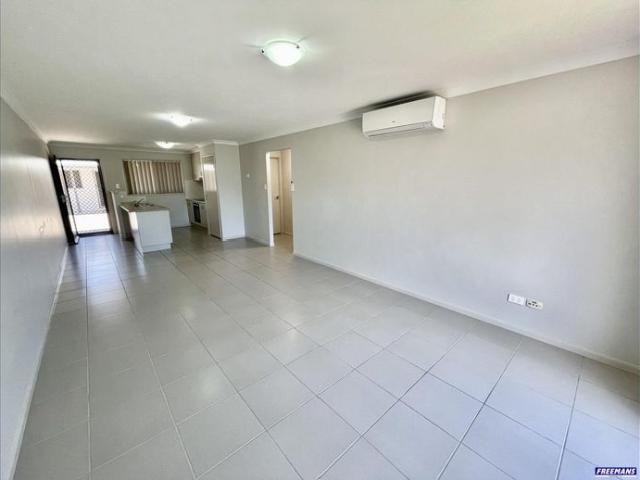 Modern Lowset Unit with Private Courtyard