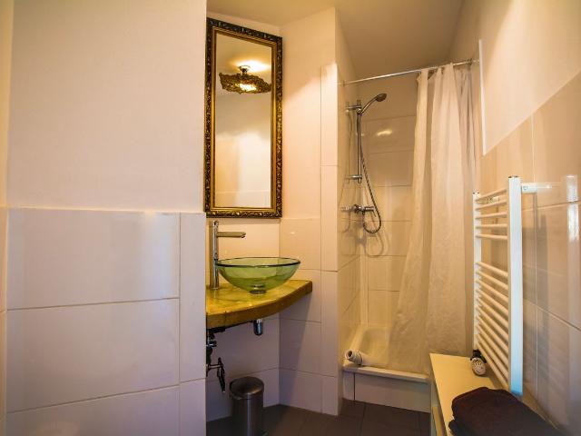 Modern Loft 120 sqm for up to 8 Guests – Fully Furnished, No Deposit, Cleaning Service Included!, Mulheim an der Ruhr Amsterdam Apartments for Rent
