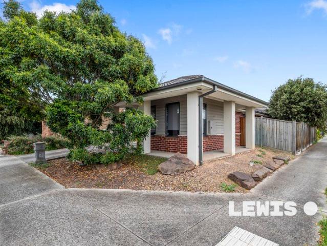 Modern Laurimar Living with Everything at Your Door step!