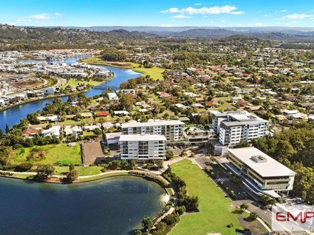 Modern Lake side Living in the Emporio Complex