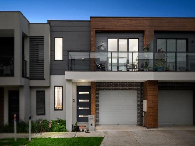 Modern Lakes Living