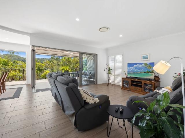 Modern Lakeside Living in the Heart of Parklakes
