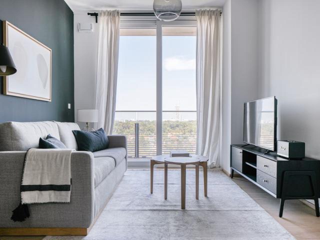 Modern Landstraße 1BR w/ Amazing Views, steps from Danube