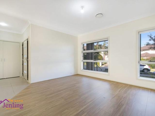 Modern large 3 bedroom terrace at Botanica