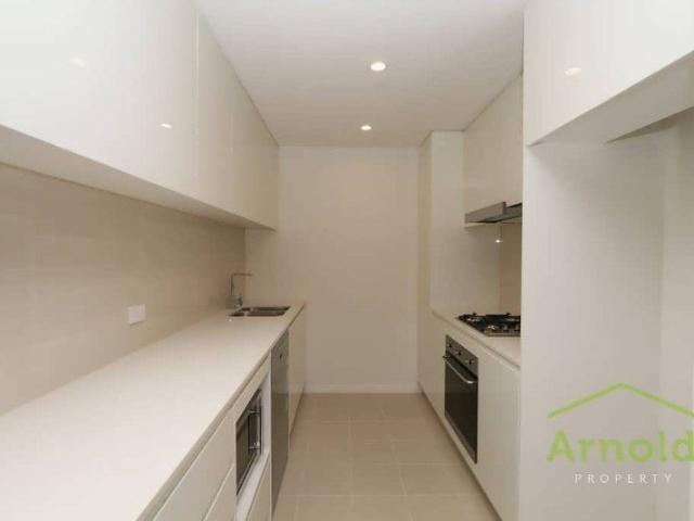 Modern Level 3 Apartment!