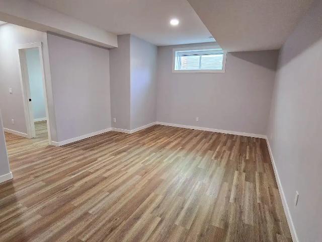 Modern Legal Basement Suite in Glenridding Ravine
