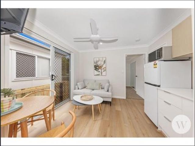 Modern Living Made Easy – Fully Furnished Apartments in Prime Keperra Location!