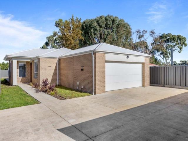 Modern Living Made Easy in a Peaceful Ballan Setting