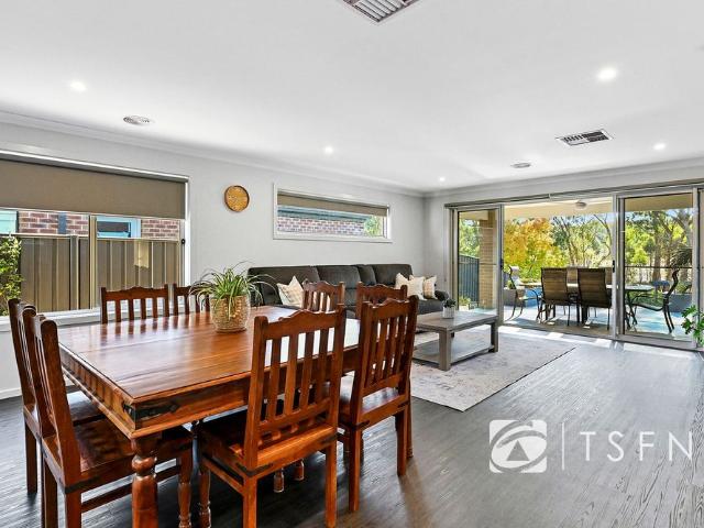 Modern Living Meets Outdoor Entertaining in Prime Kangaroo Flat Location