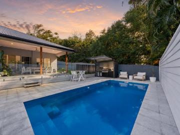 Modern Living Meets Resort Style Entertaining