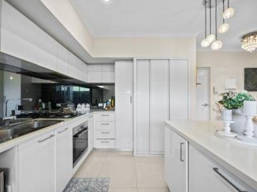 Modern Living Near Lake Monger