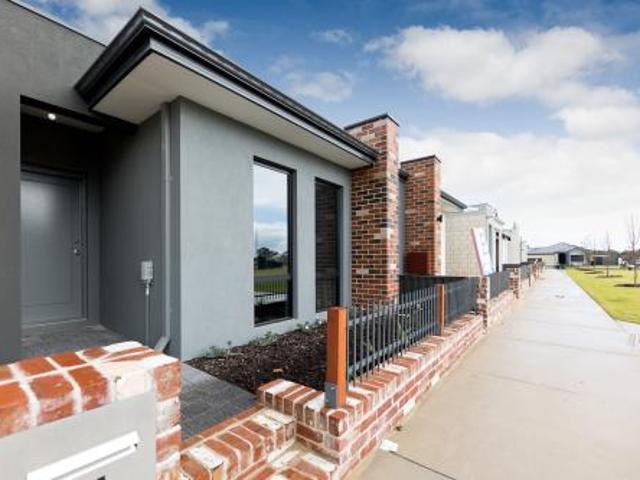 Modern Living Opposite Parklands