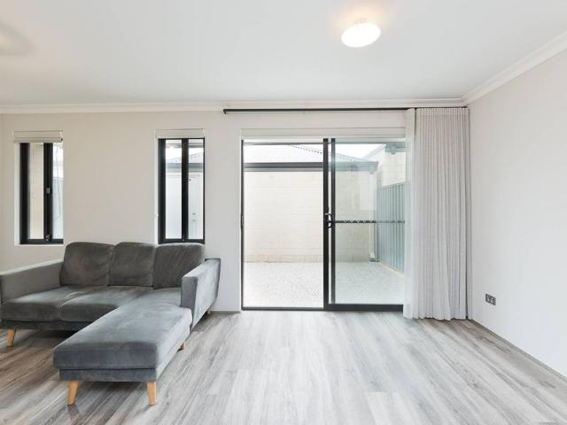 Modern Living Opposite Parklands