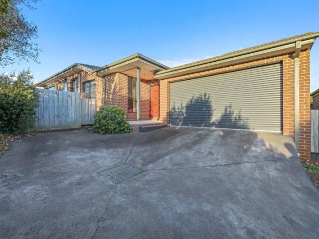 Modern Living Opposite Western Park Reserve 3 Bedroom Unit