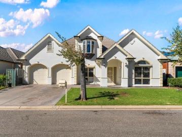 Modern Living at Its Finest Fully Renovated 5 Bedroom Family Home with Space, Style & Convenience