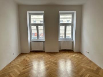 Etagenwohnung kaufen in Reinprechtsdorfer Straße - Aufzug