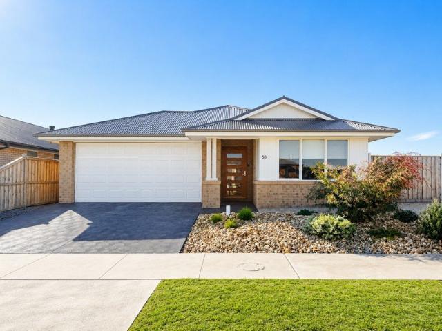 Modern Living, Beautifully Presented!