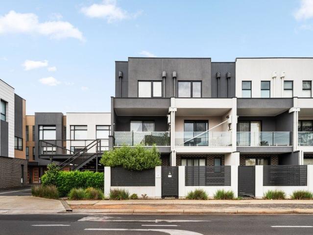 Modern Living Between the City & Coast