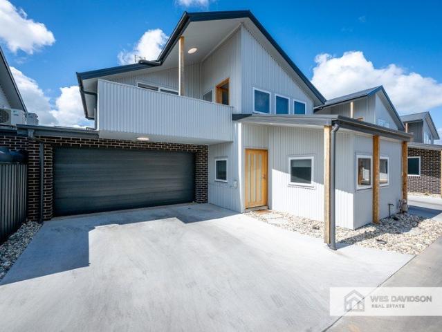 Modern Living, Central Location