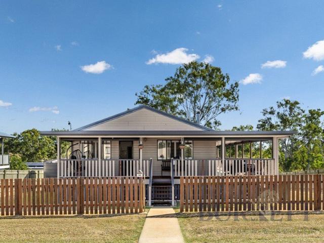 Modern Living, Country Charm