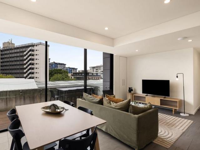 Modern Living | Fully Furnished Apartment | Wi Fi and Water included