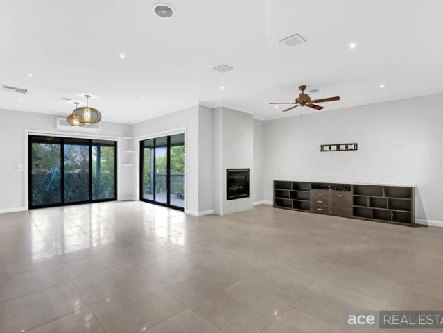 Modern Living & Great Location!