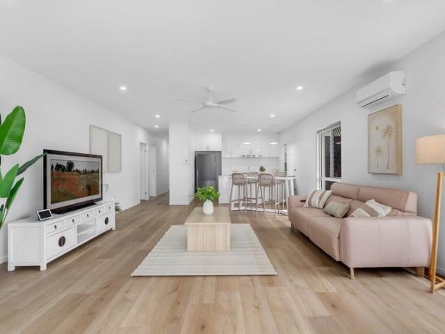 Modern Living, Immaculately Presented Trinity Beach