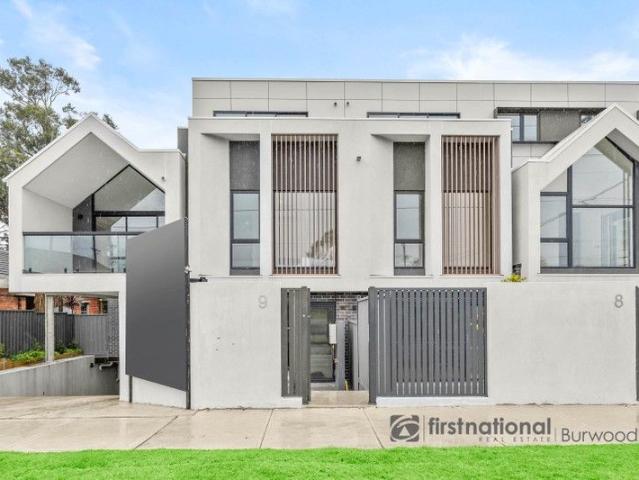 Modern living In Mckinnon Secondary College Zone