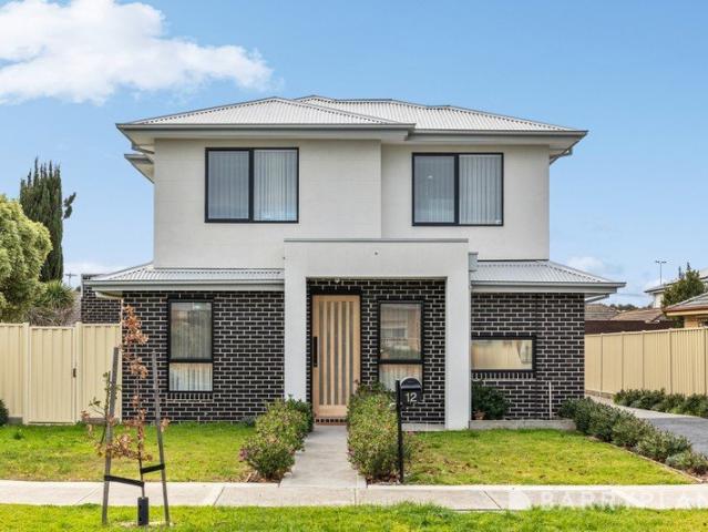 Modern Living in a Coveted Setting