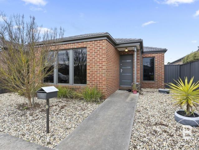 MODERN LIVING IN A CONVENIENT BONSHAW LOCATION