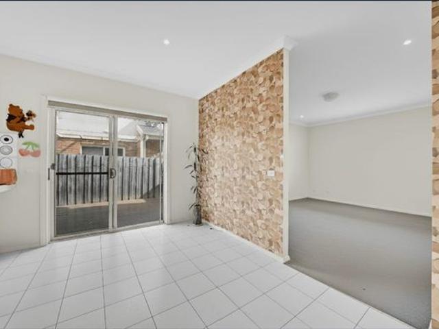 Modern Living in a Convenient Boronia Location