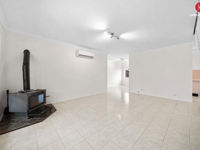 Modern Living in a Convenient Edensor Park Location