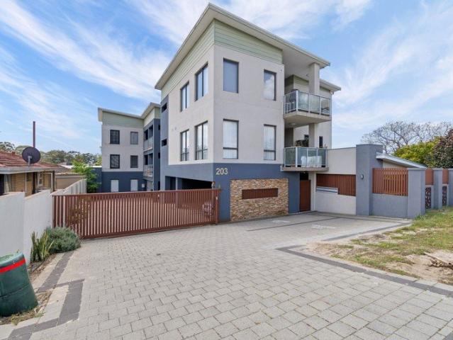 MODERN LIVING IN A CONVENIENT LOCATION