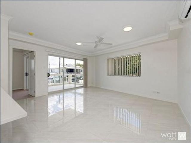 Modern Living in a Convenient Location Breaklease: $570 p/w increases to $610 on 11/09/27