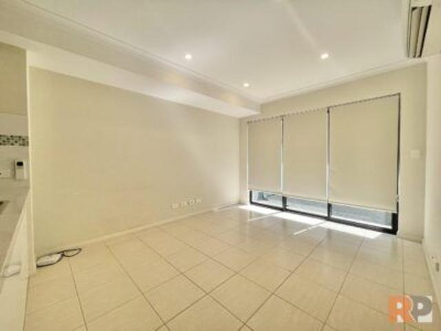 Modern Living in a Convenient Melville Location