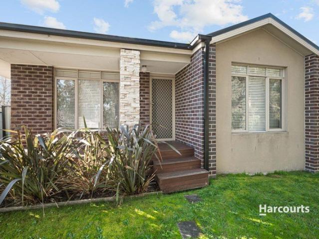 Modern Living in a Cardinia Lakes!