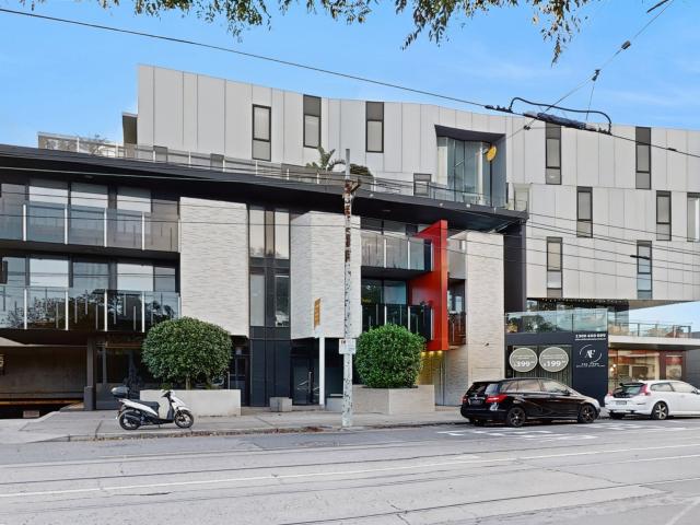 Modern Living in a Beautifully Maintained Hawthorn Address