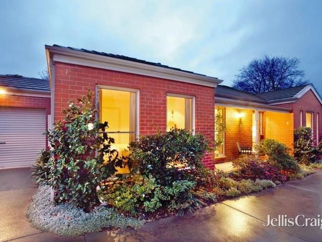 Modern living in a sought after location!